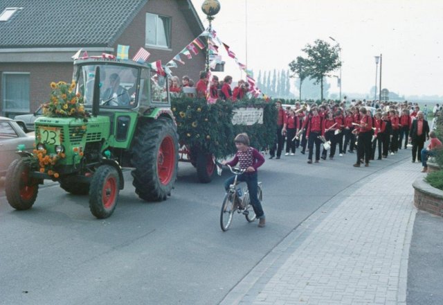 1980 ED13 019